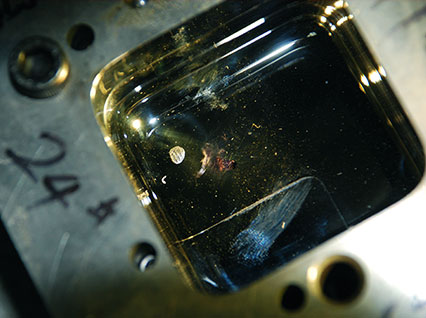 <a href='http://www.ningshan.cc/product/3.htm' class='text_a'>模具激光焊機</a>修復鏡面模具效果